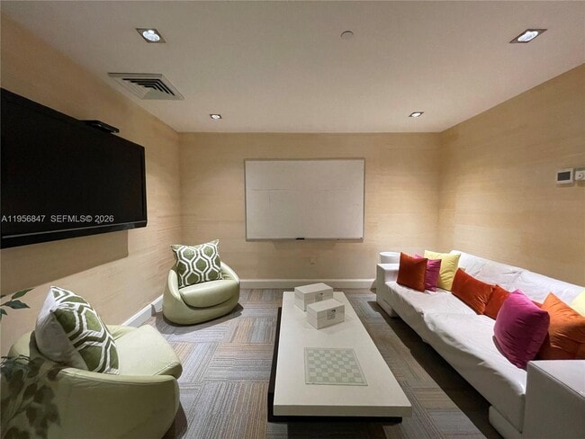 Building Photo - 950 Brickell Bay Dr