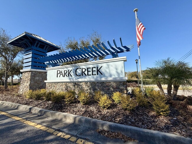 Building Photo - 10551 Park Meadowbrooke Dr