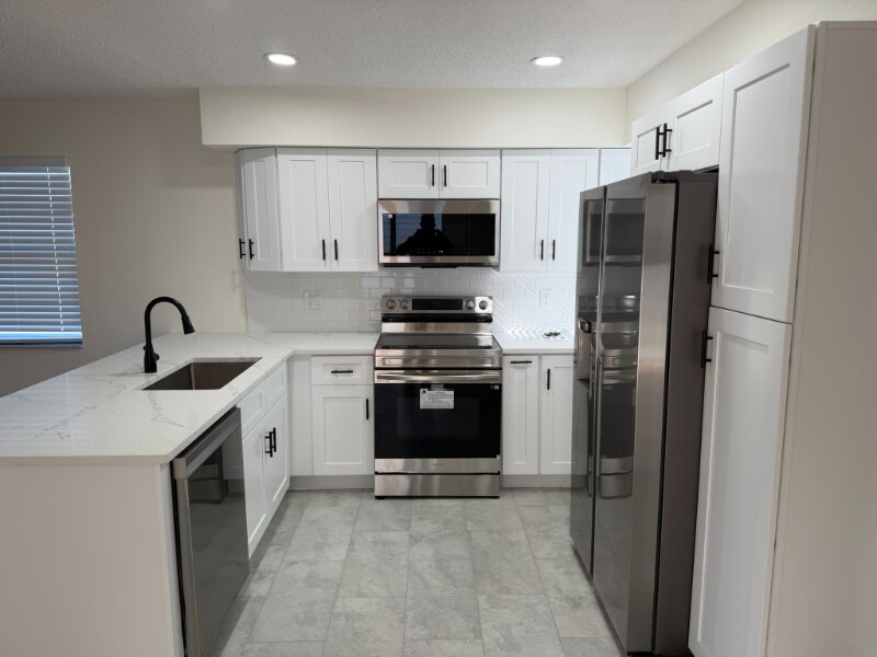 Building Photo - 1042 Willowood Ln