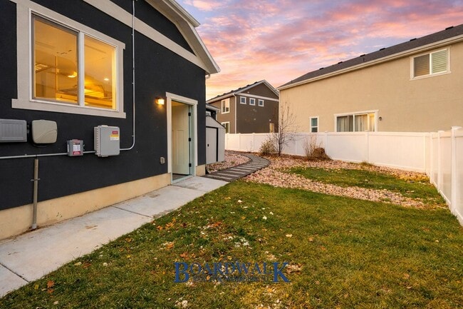 Building Photo - Modern 4-Bedroom Home in Herriman