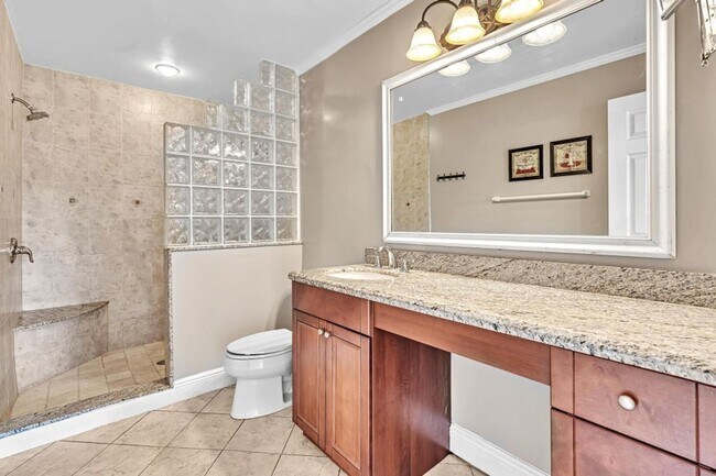 Building Photo - Beautiful 3 bedroom 2 bathroom Home in heart of  Delray Beach