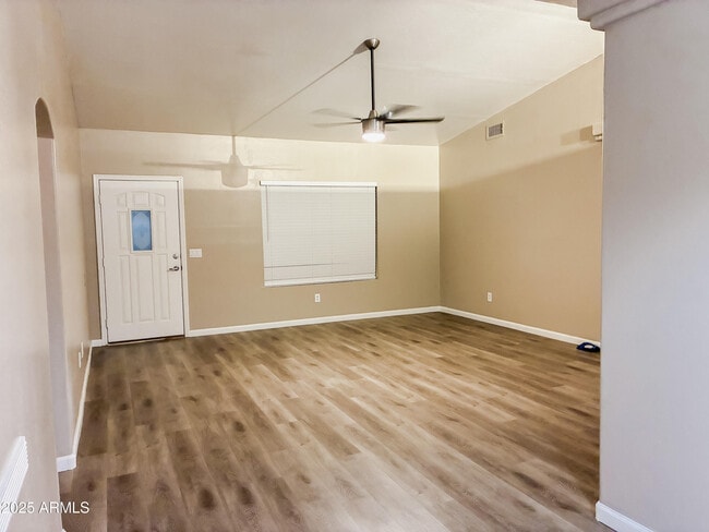 Building Photo - 9105 W Raven Dr