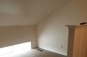 Building Photo - 35 E 6th St