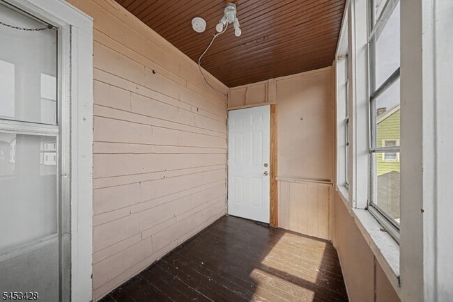 Building Photo - 1329 Alina St