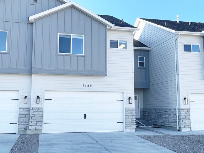 Building Photo - 1599 N 1870 E