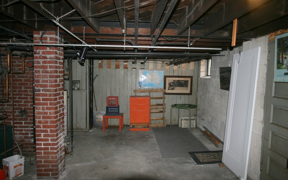 Basement Empty - 330 S Aiken Ave