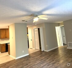 Building Photo - 235 Sunny Hills Dr