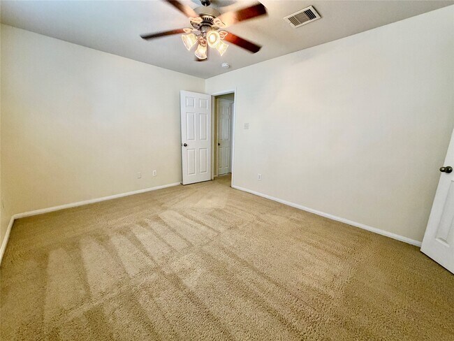 Building Photo - 25206 Auburn Terrace Dr