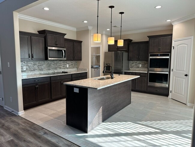 Building Photo - 3 Bedroom Home with Massive Bonus Room for Rent!