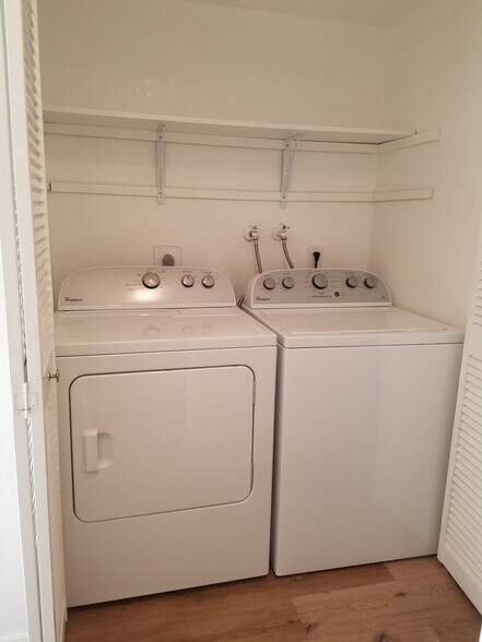 Building Photo - 792 Ferndale Ct