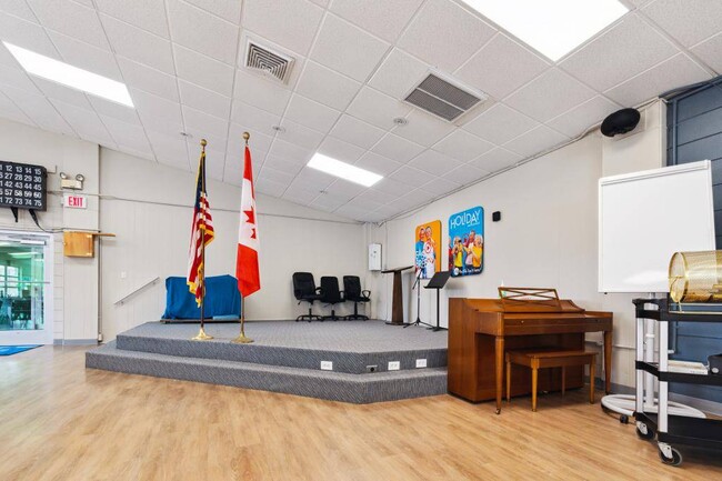 Building Photo - 603 63rd Ave W