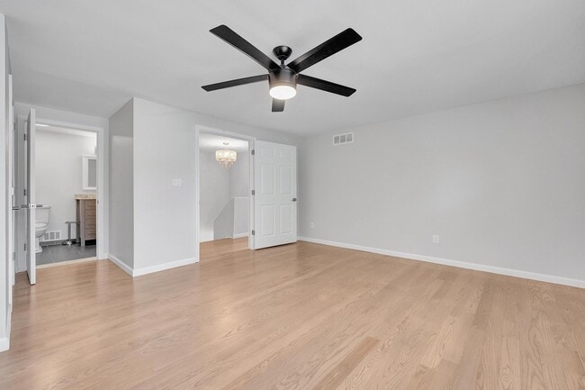 Building Photo - 41705 Broquet Dr