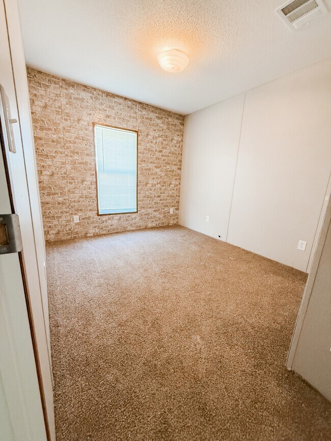 Building Photo - 1430 Shadeville Rd