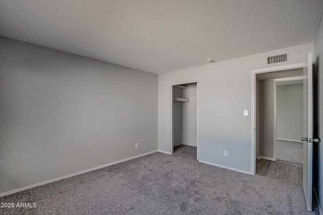 Building Photo - 4249 W Townley Ave