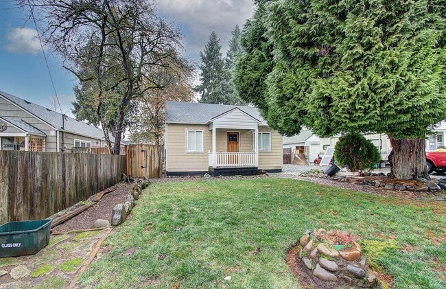 Primary Photo - Charming 1+bd, 1ba Bungalow w/ Renovated Attic