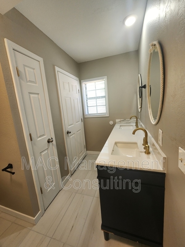 Building Photo - 1319 Autumn Ave