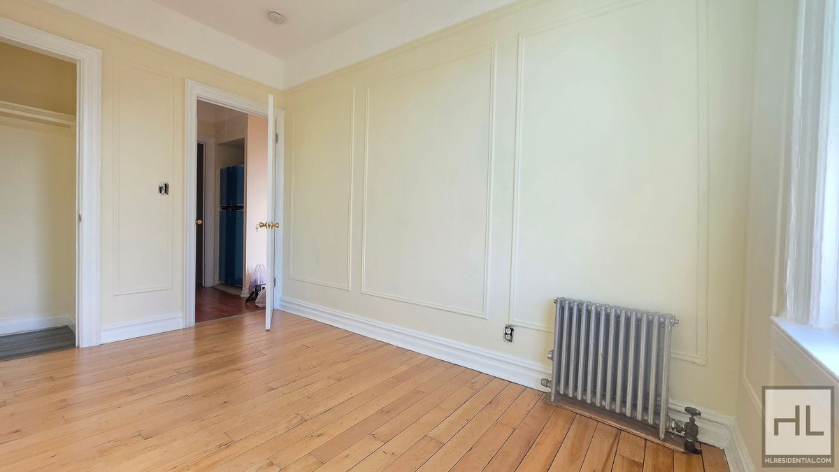 Building Photo - 28 STREET