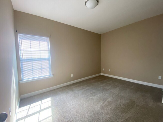 Building Photo - Welcome to Griffin Park in Hinesville!