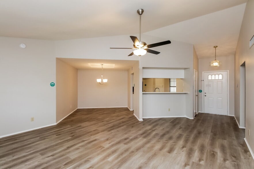 Building Photo - 12415 S Ki Dr