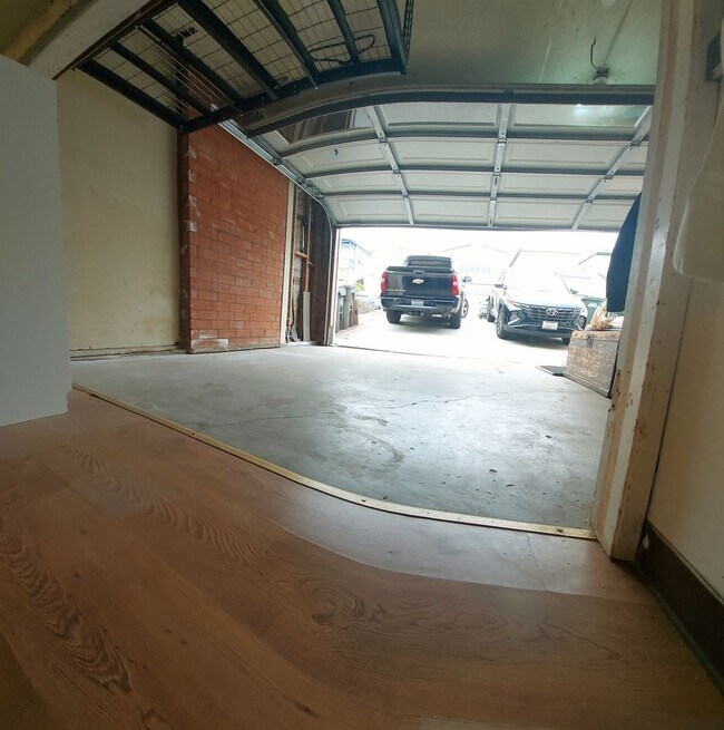 Building Photo - 3/4 mile to beach 3BR in Redondo Beach