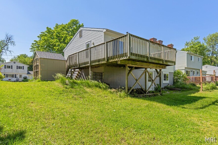 Building Photo - 301 Stadium Dr