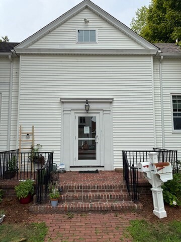 Building Photo - 16 Pleasant St