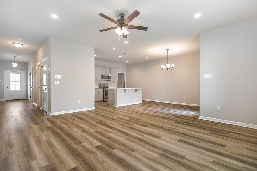 Building Photo - 5615 Stuga Dr