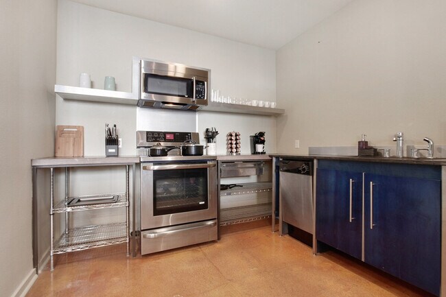 Building Photo - 1039 Constance St