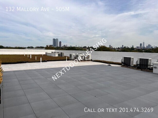 Building Photo - 132 Mallory Ave