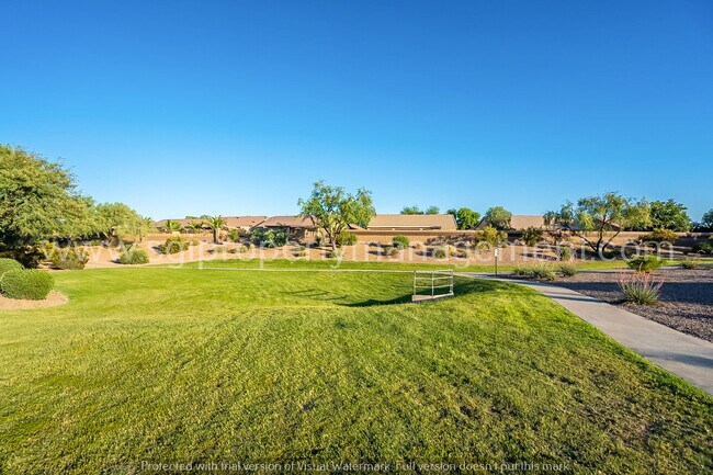 Building Photo - Beautiful split floorplan in a great neigh...