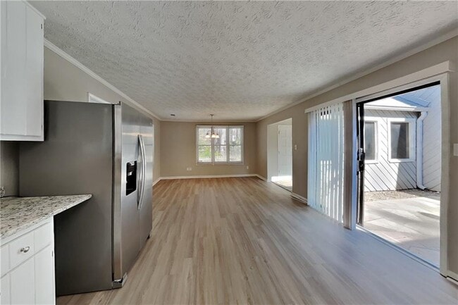 Building Photo - 2041 Kramer Way