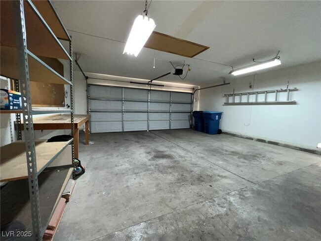 Building Photo - 7916 Thorne Pine Ave