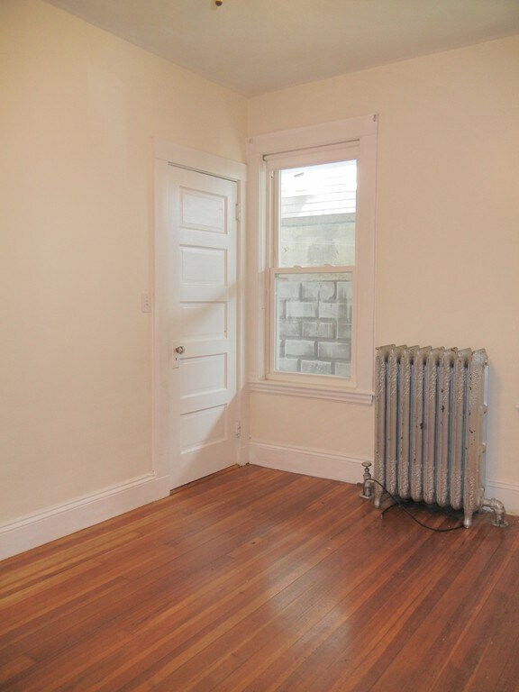 Building Photo - 8 Pleasant St