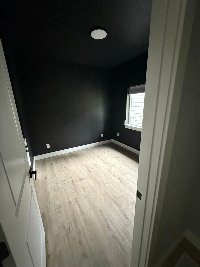 Building Photo - 3990 S Birch Cove Dr