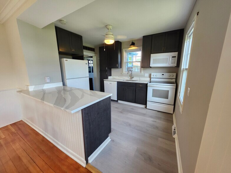 Building Photo - 31 Highland Ter