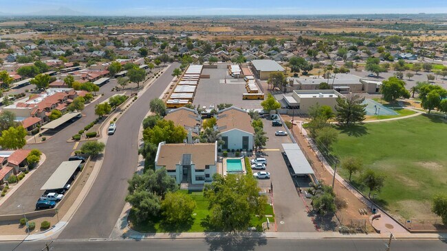 Building Photo - FANTASTIC 2 BED 2 BATHS IN SCOTTSDALE **Cashless Deposit Available!!!** 15 min to ASU