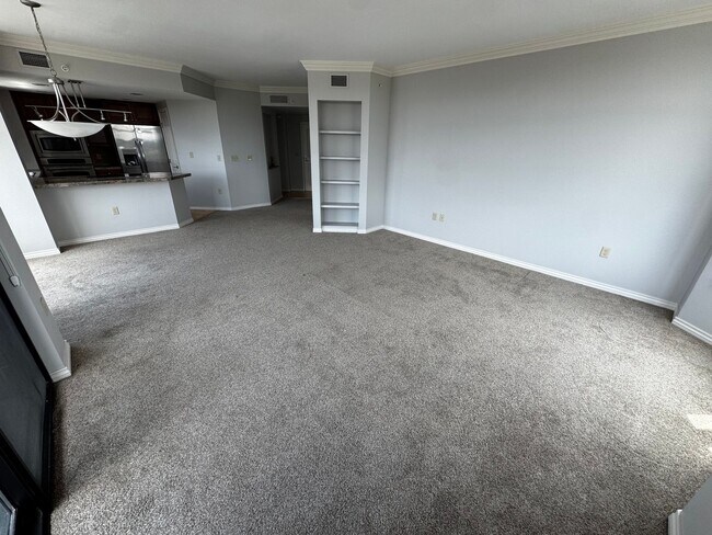 Building Photo - Penterra Plaza Condo with Amazing Panorami...