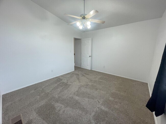Building Photo - 5555 Mansfield Pl NW