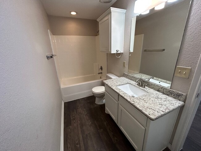 Building Photo - 2507 Pascal Ct