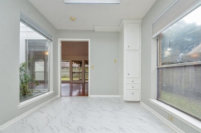 Building Photo - 15815 Boulder Oaks Dr