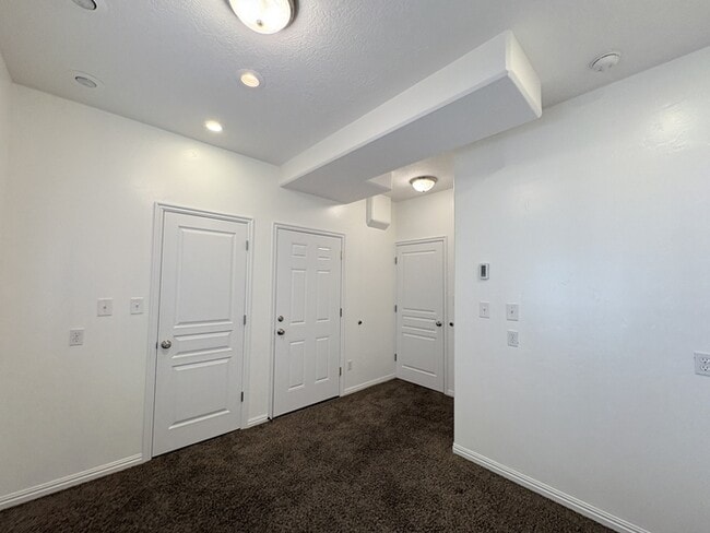 Building Photo - Peppercorn