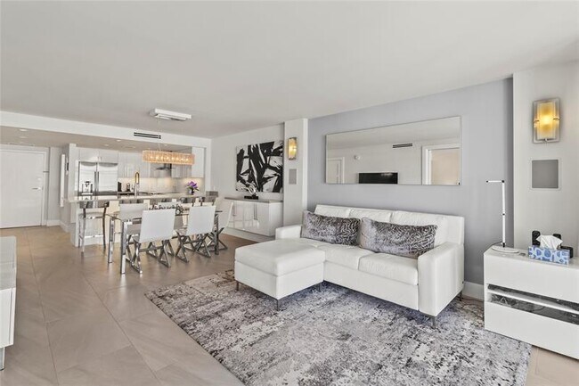 Building Photo - 800 SE 20th Ave