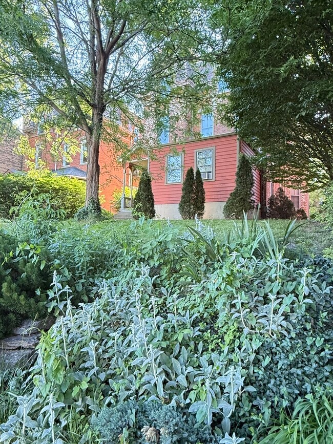 Building Photo - 2410 Ashland Ave