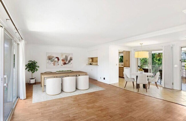 Building Photo - Unfurnished, SENIOR Living at Encina Royale