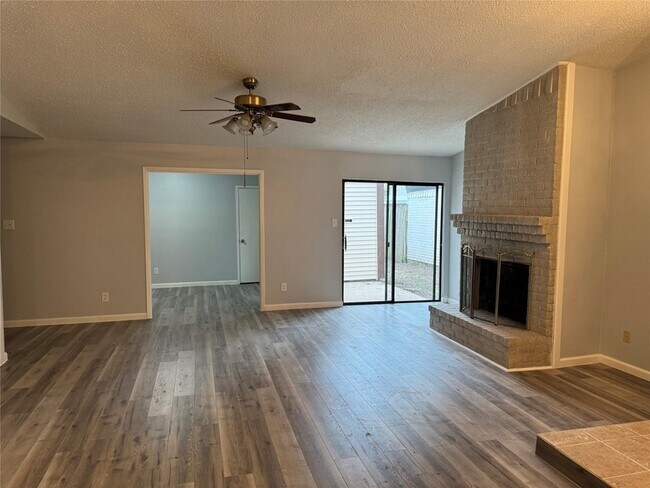 Building Photo - 6311 Dawnridge Dr