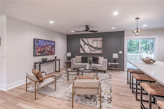 Building Photo - 605 Blake Ave SE