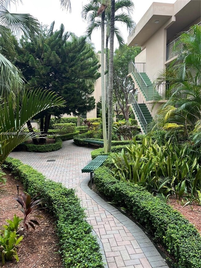 Building Photo - 10525 SW 112th Ave