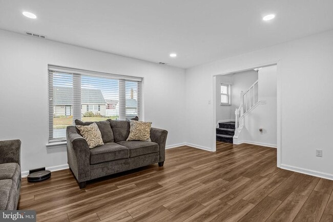 Building Photo - 604 Iva Ln