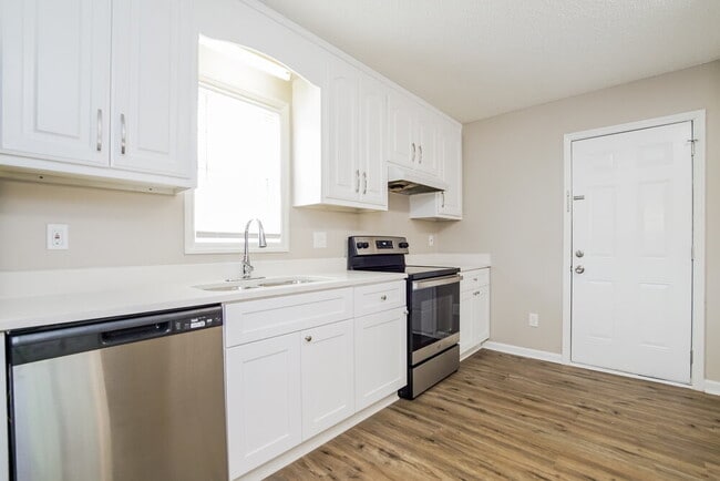 Building Photo - 33 35 Brantley Cir