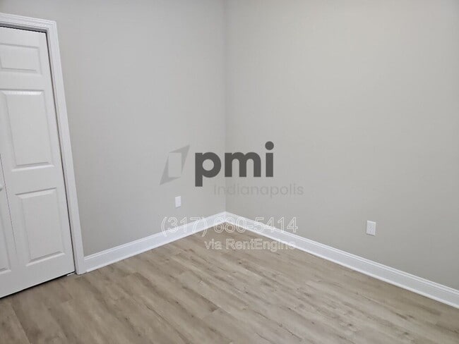 Building Photo - 640 N Parker Ave